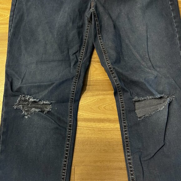 Old Navy High-Waisted Rockstar Super-Skinny Ripped Jeans Women's Sizes 14-18 - Picture 4 of 4